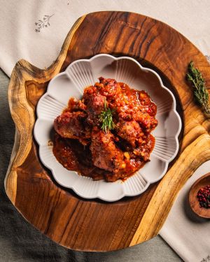 Ostropel de pui cu sos de roșii 400 grame