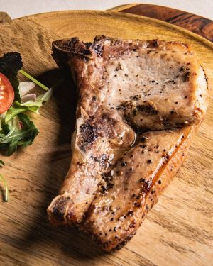 Chops de porc gata asezonat 500 grame