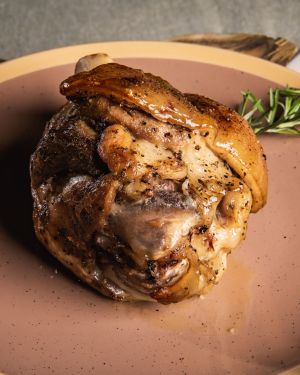 Ciolanel de porc slow cooked STINCO 750 grame